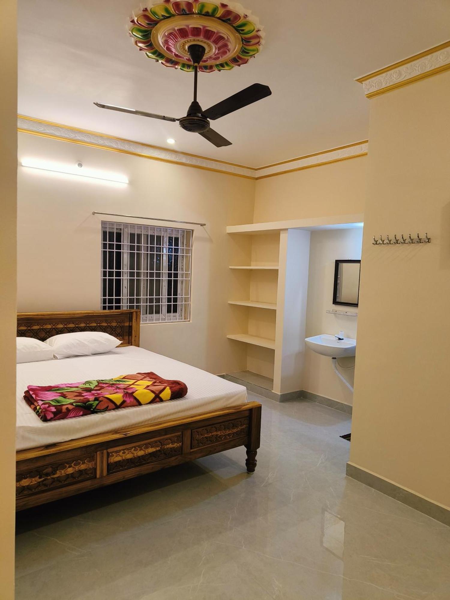 Liya Guest House Tiruvannāmalai Exterior foto